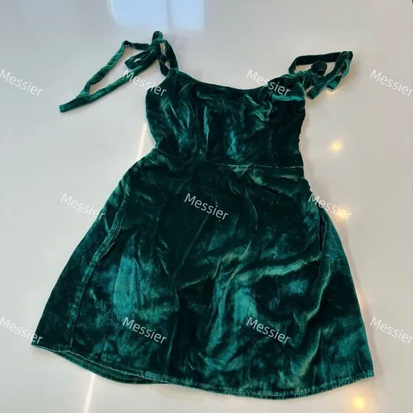 reformation green velvet dress Velvet mid-length dress Reformation Green size 4 US in Velvet